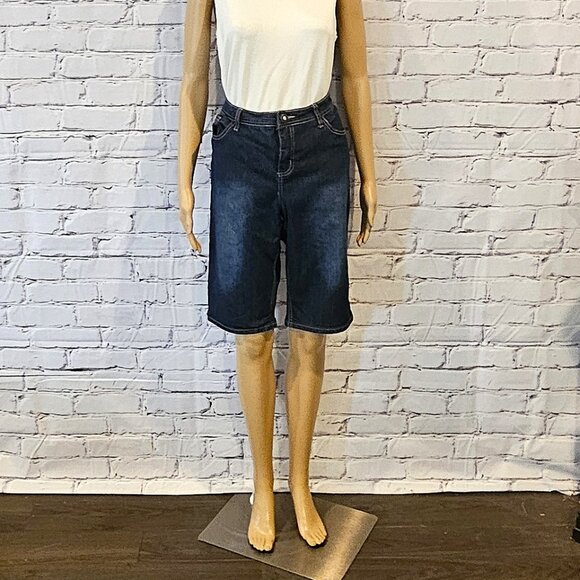 CLEO - Blue jean cotton blend shorts - Every Body style - Picture 2 of 9